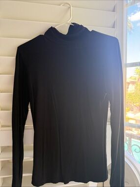 Women's Black Turtleneck Long-Sleeve Sweater